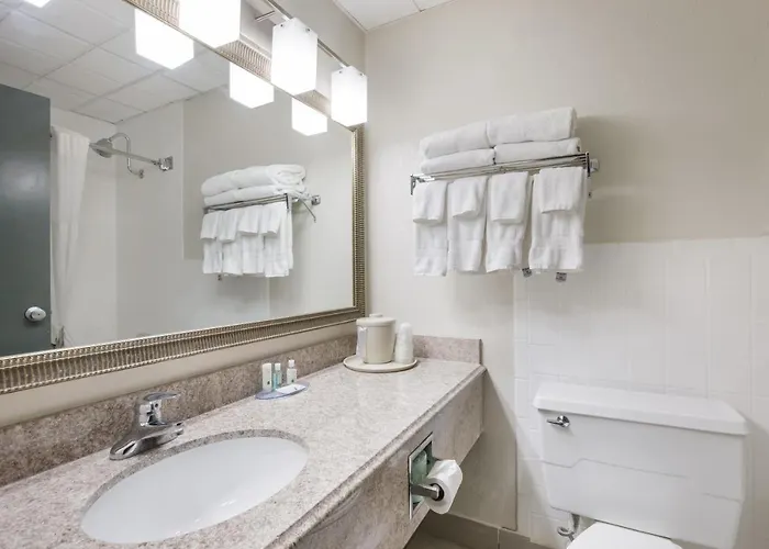 Quality Inn 3*