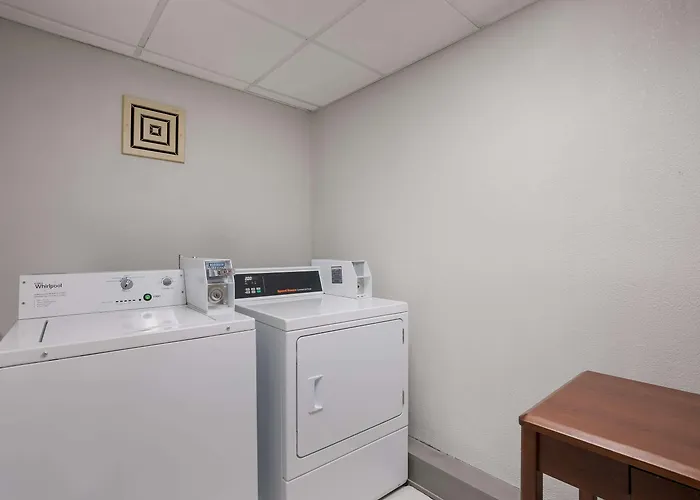 Quality Inn 3*